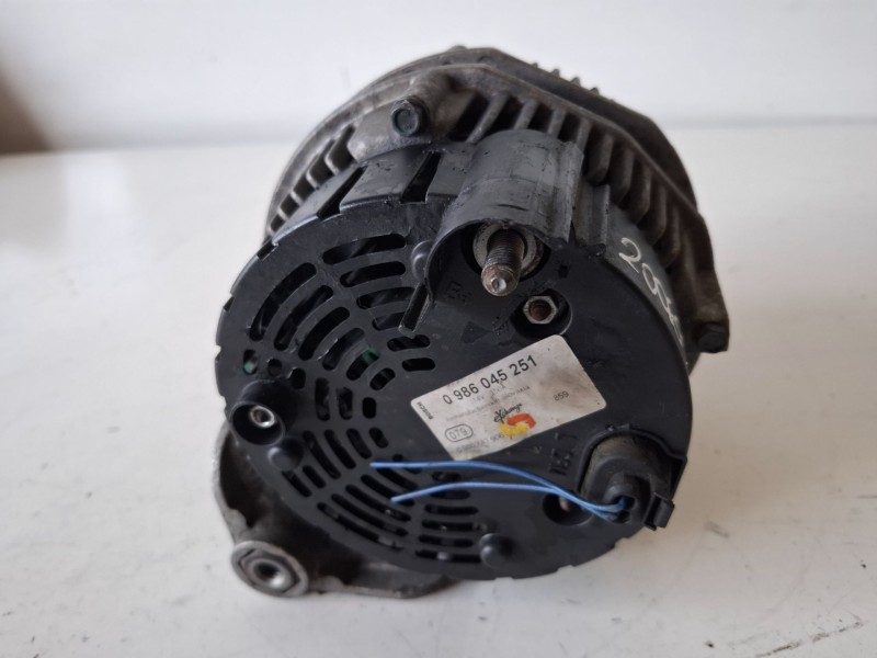 Recambio de alternador para land rover freelander (ln) 204d3 referencia OEM IAM 0986045251  