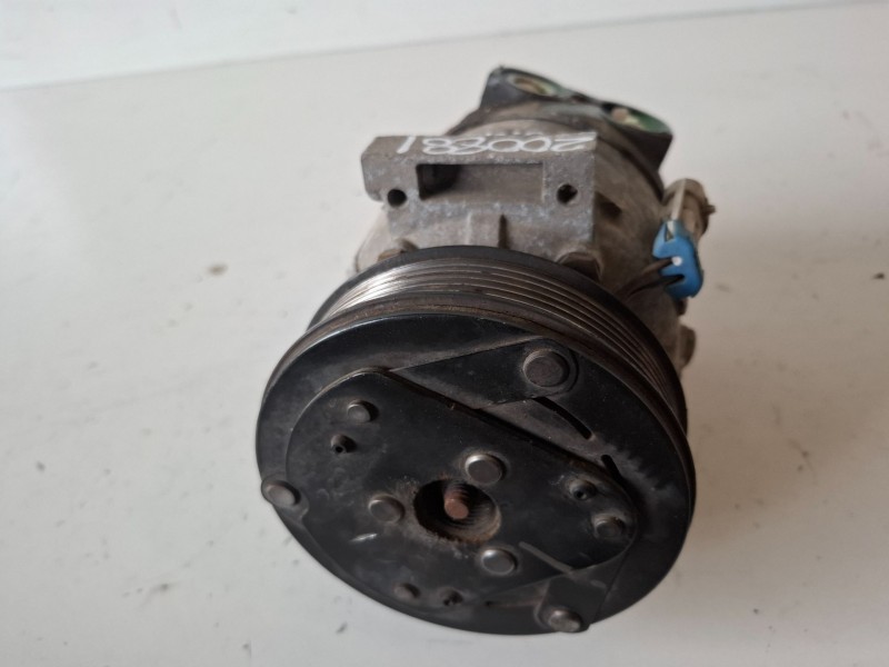 Recambio de compresor aire acondicionado para opel vectra c berlina z19dth referencia OEM IAM 13197197  