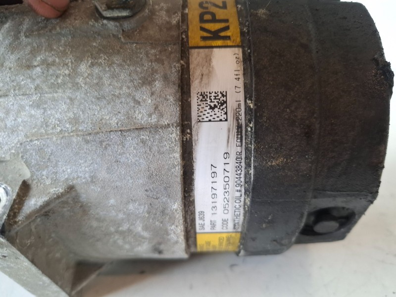 Recambio de compresor aire acondicionado para opel vectra c berlina z19dth referencia OEM IAM 13197197  