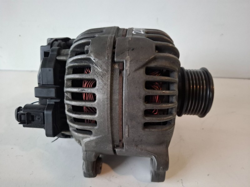 Recambio de alternador para audi a4 berlina (8e) bre referencia OEM IAM 06F903023J  