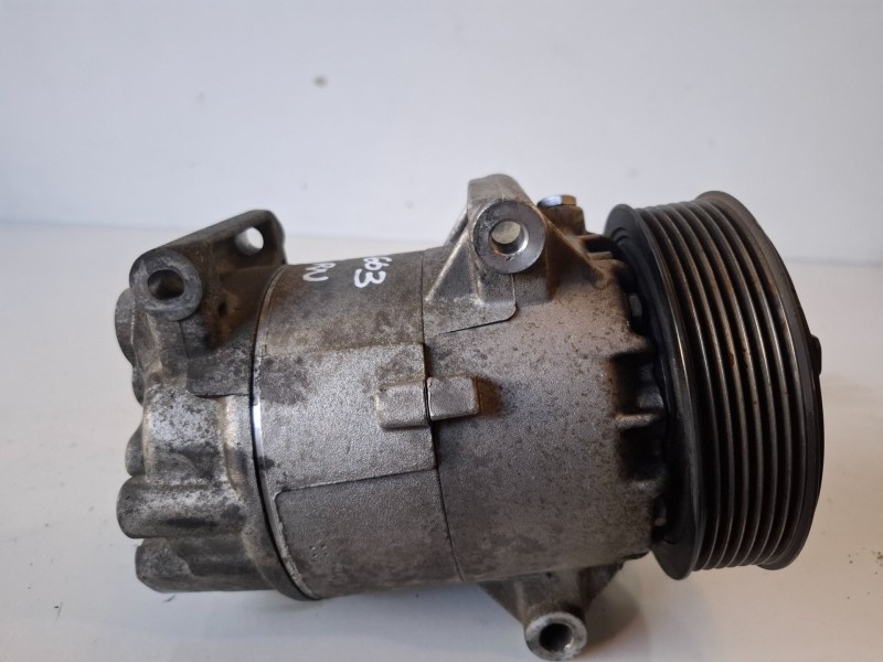 Recambio de compresor aire acondicionado para renault megane ii grandtour f9q804 referencia OEM IAM 8200940233  