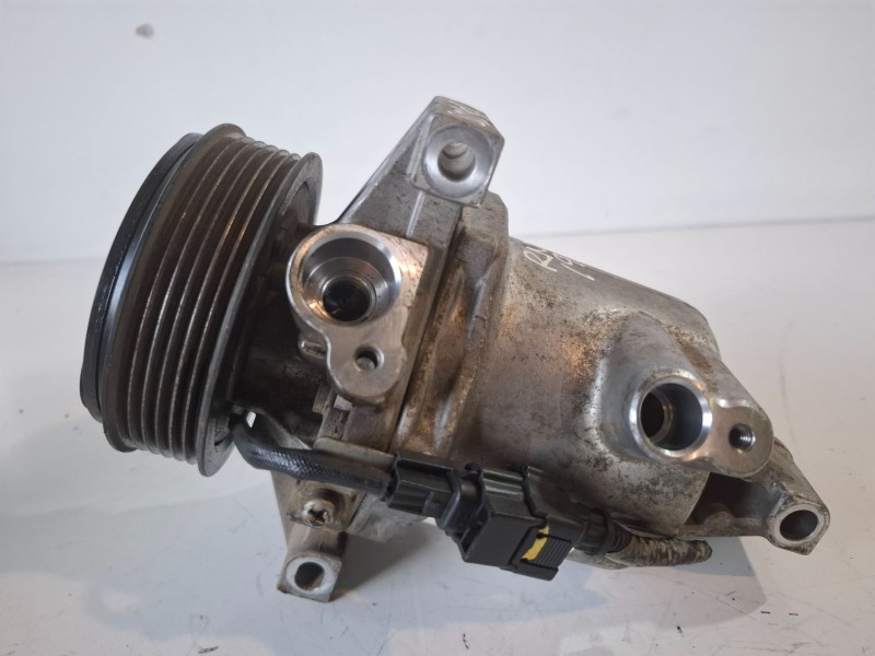 Recambio de compresor aire acondicionado para renault express k9k872 referencia OEM IAM 9260008942R  