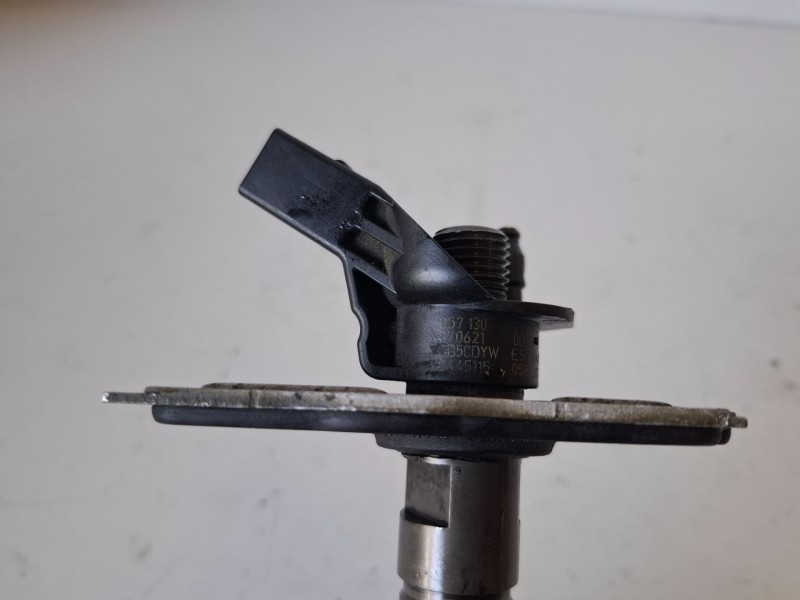 Recambio de inyector para audi a5 sportback (8t) ccwa referencia OEM IAM 0445115058  