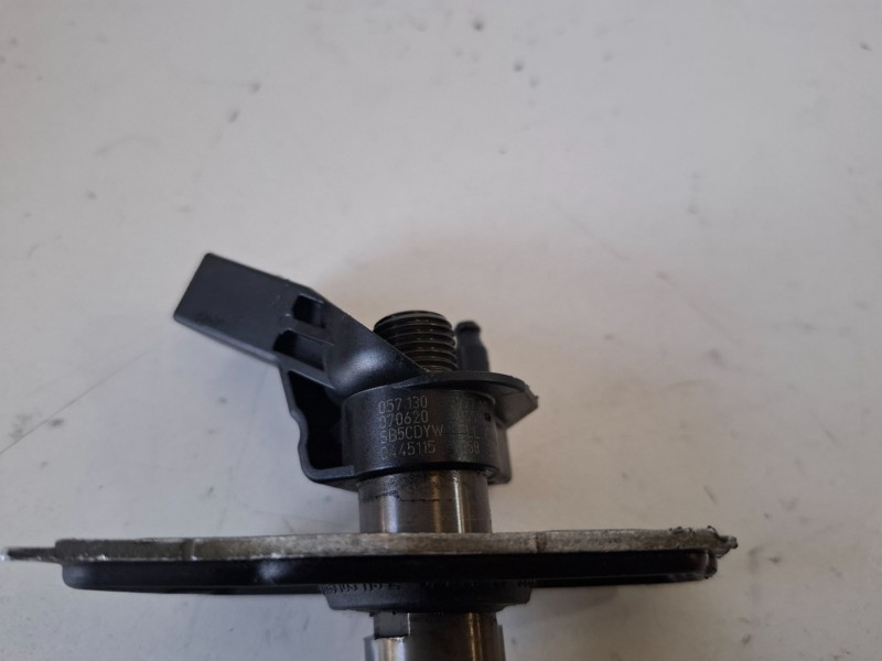 Recambio de inyector para audi a5 sportback (8t) ccwa referencia OEM IAM 0445115058  