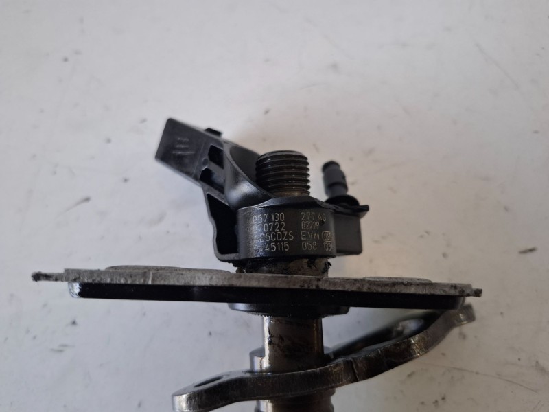 Recambio de inyector para audi a5 sportback (8t) ccwa referencia OEM IAM 0445115058  