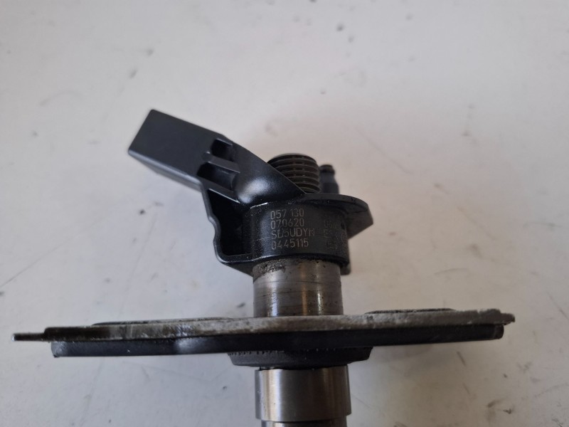 Recambio de inyector para audi a5 sportback (8t) ccwa referencia OEM IAM 0445115058  
