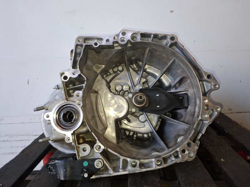 Recambio de caja cambios para peugeot 208 (p2) hne referencia OEM IAM 20V256  