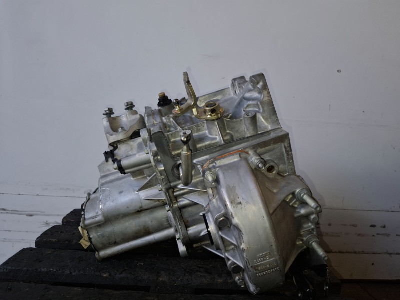 Recambio de caja cambios para peugeot 208 (p2) hne referencia OEM IAM 20V256  
