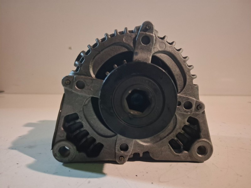 Recambio de alternador para volvo s40 berlina d4204t referencia OEM IAM   