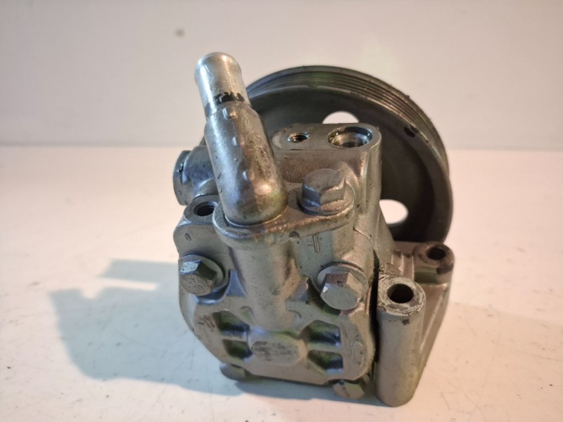 Recambio de bomba direccion para land rover freelander (lr2) 224dt referencia OEM IAM 24071804705  
