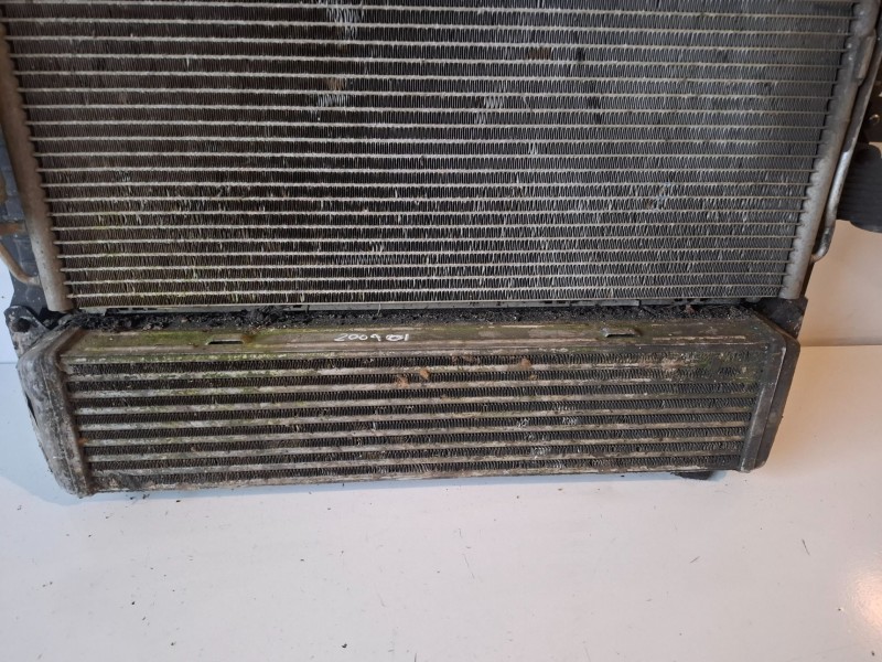 Recambio de intercooler para land rover discovery 276dt referencia OEM IAM PML500010  