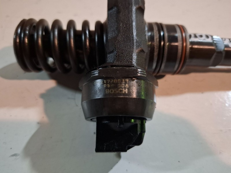 Recambio de inyector para audi a3 (8l) asz referencia OEM IAM 038130073AL  