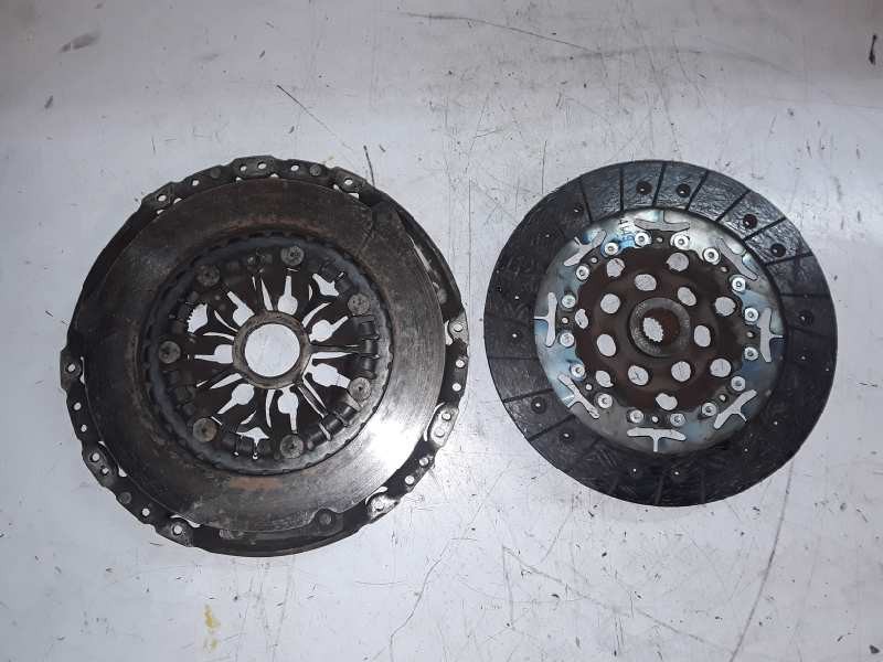 Recambio de kit embrague para nissan primera berlina (p12) f9q260 referencia OEM IAM 8200279195  
