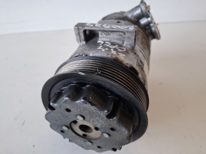 Recambio de compresor aire acondicionado para opel corsa d z13dtj referencia OEM IAM 55703721  