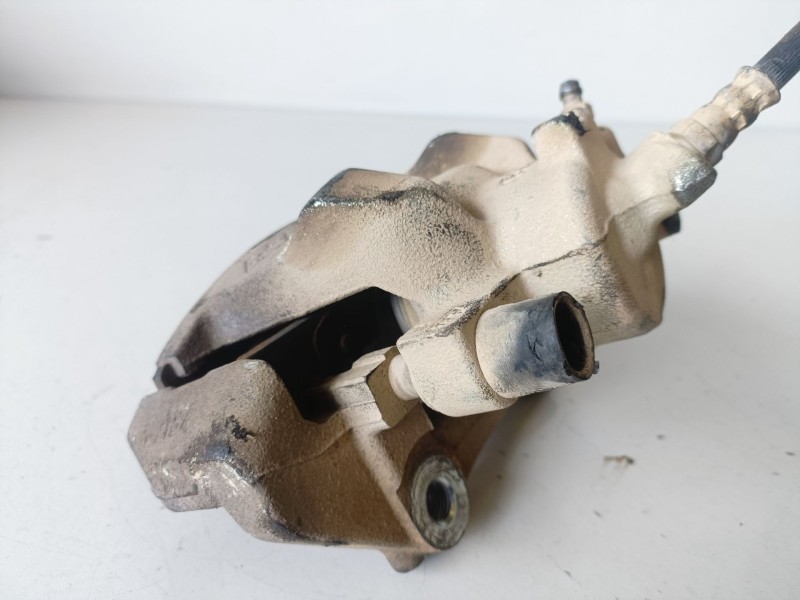 Recambio de pinza de freno delantera derecha para dacia sandero ii h4b412 referencia OEM IAM   