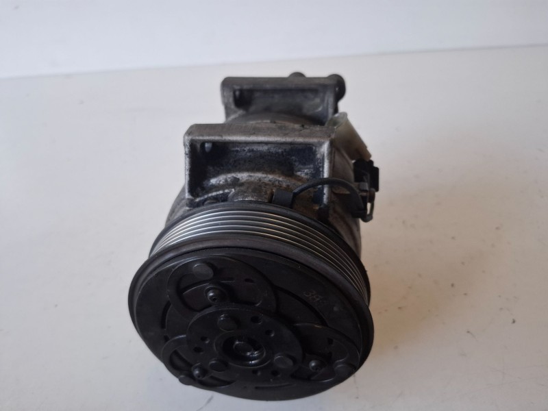 Recambio de compresor aire acondicionado para volvo v70 familiar d5244t referencia OEM IAM P8684287  