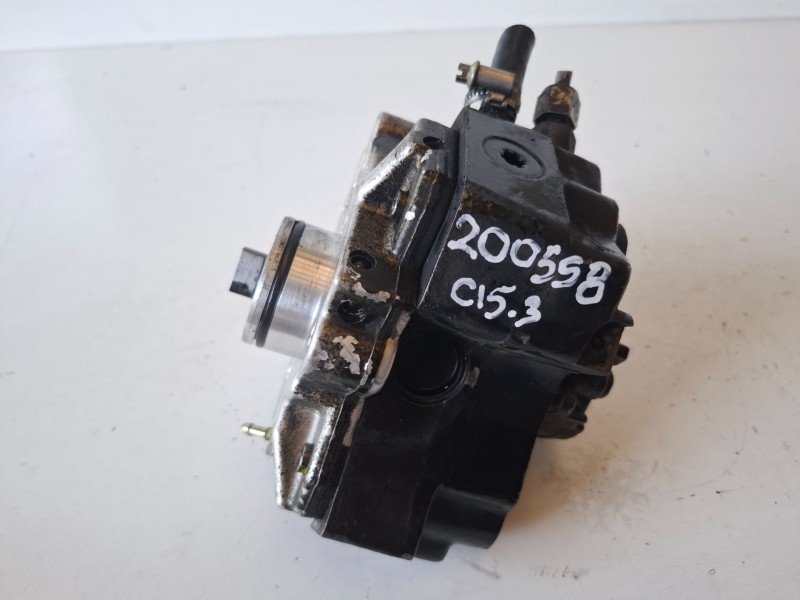Recambio de bomba inyeccion para volvo v70 familiar d5244t referencia OEM IAM 0445010043  