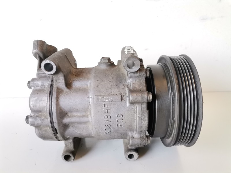 Recambio de compresor aire acondicionado para renault modus i k4j770 referencia OEM IAM 8200365787  