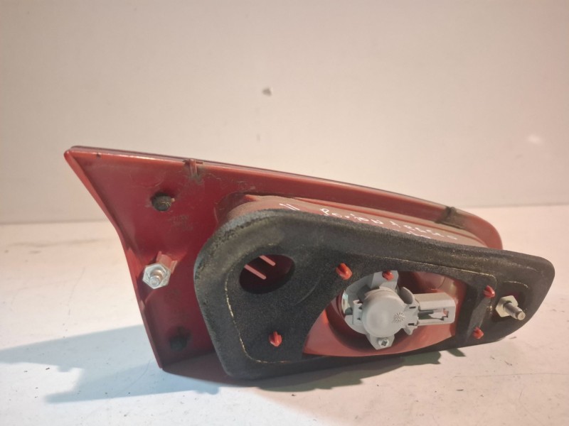 Recambio de piloto trasero derecho para alfa romeo 147 (190) ar37203 referencia OEM IAM   