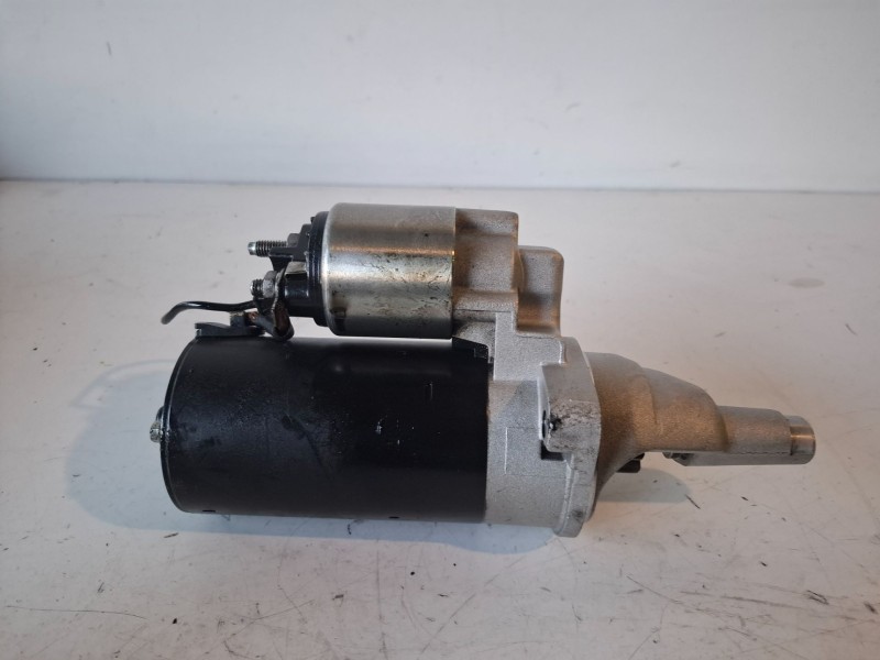 Recambio de motor arranque para audi a4 avant (8e) bdg referencia OEM IAM 111995  