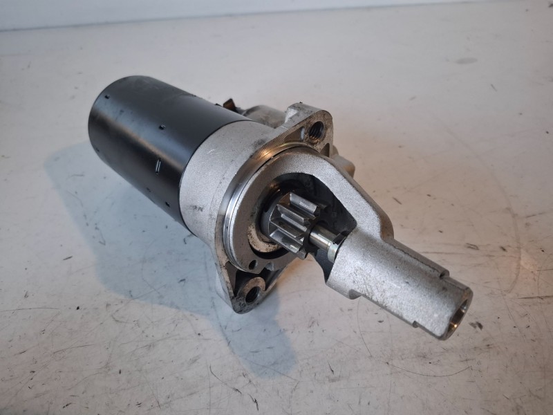 Recambio de motor arranque para audi a4 avant (8e) bdg referencia OEM IAM 111995  