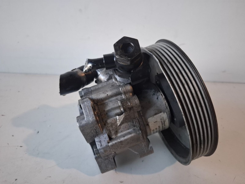 Recambio de bomba direccion para audi a4 avant (8e) bdg referencia OEM IAM 8E0145155  