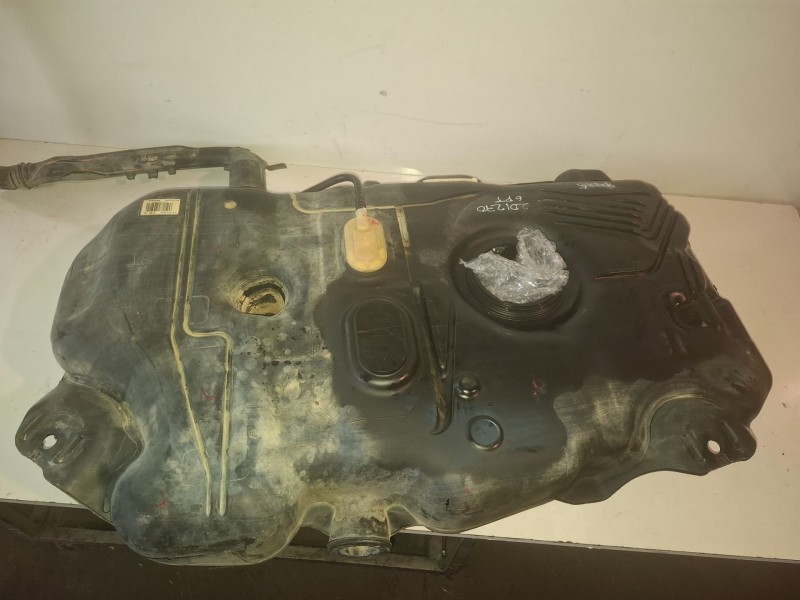 Recambio de deposito combustible para fiat scudo (272) furgón rh02 referencia OEM IAM 1440098480  