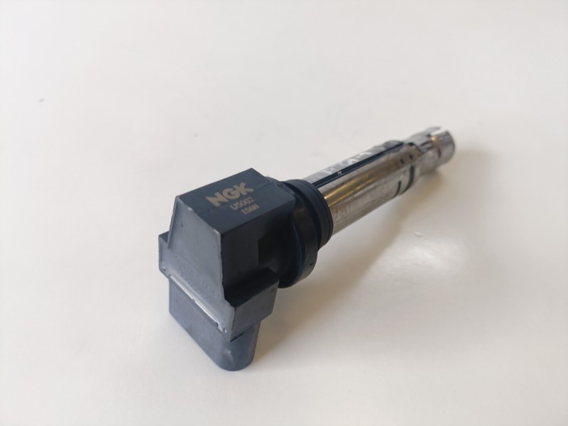 Recambio de bobina encendido para volkswagen golf v (1k1)(10.2003) bag referencia OEM IAM R0401S00400  