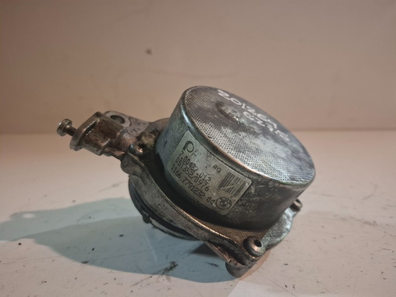 Recambio de depresor freno / bomba vacio para bmw serie 3 berlina (e90) 306d2 referencia OEM IAM 700437012  