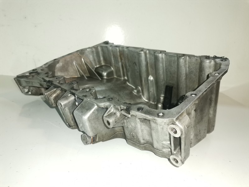 Recambio de carter para audi a4 avant (8e) bpw referencia OEM IAM 03G103603J  