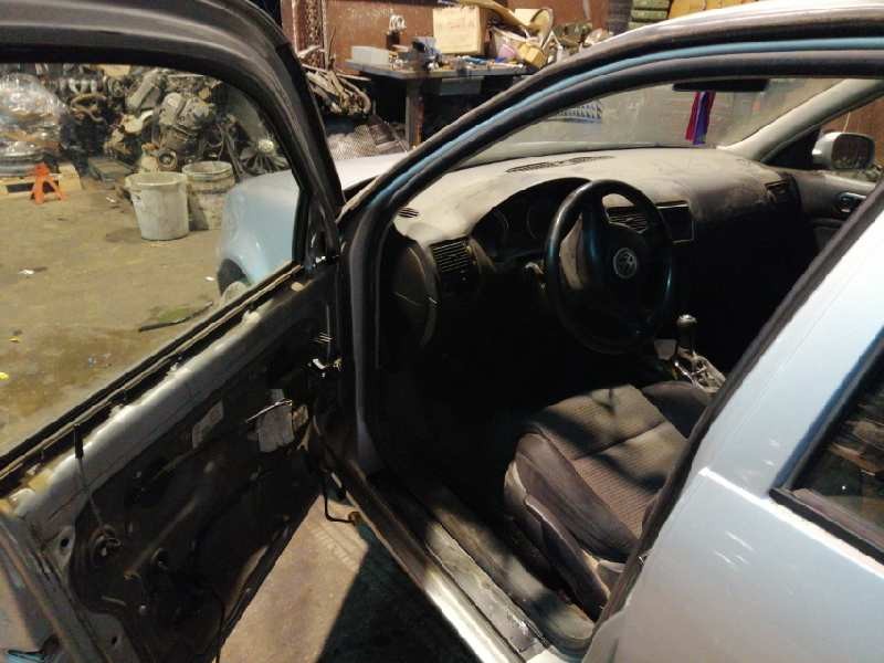 volkswagen golf iv berlina (1j1)(10.1997) del año 2003