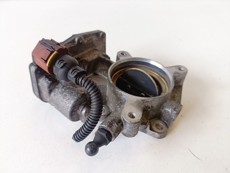Recambio de caja mariposa para opel insignia berlina a20dth referencia OEM IAM 50329302  