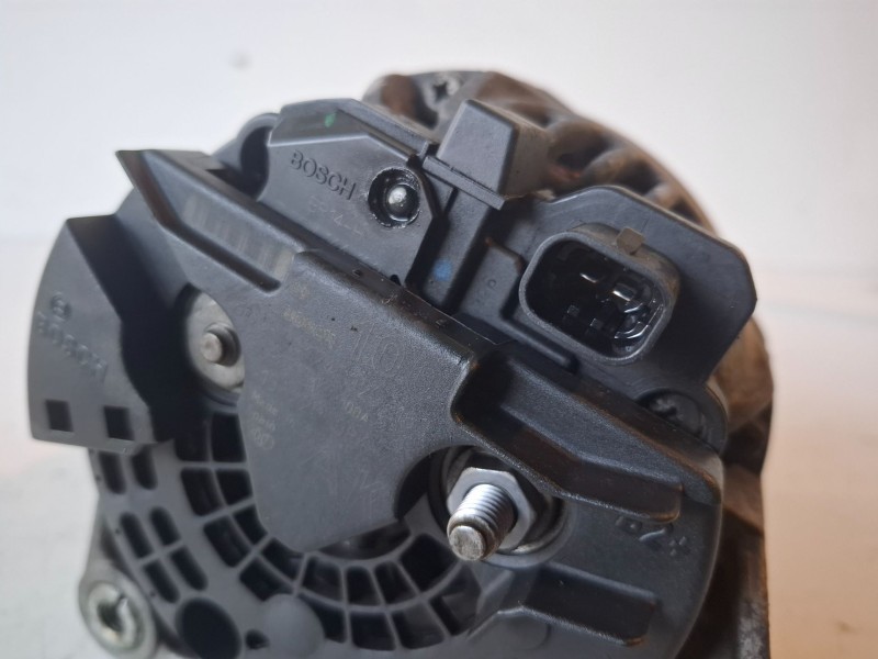 Recambio de alternador para opel astra h berlina z16xe1 referencia OEM IAM 0124325163  