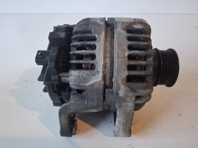 Recambio de alternador para opel astra h berlina z16xe1 referencia OEM IAM 0124325163  