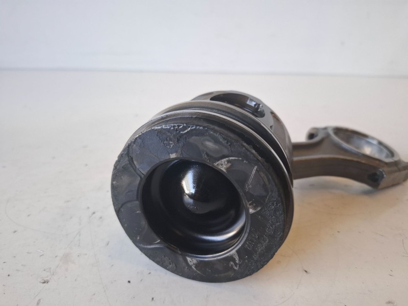 Recambio de piston para land rover freelander (lr2) 224dt referencia OEM IAM 9688245380  