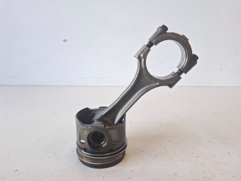 Recambio de piston para land rover freelander (lr2) 224dt referencia OEM IAM 9688245380  