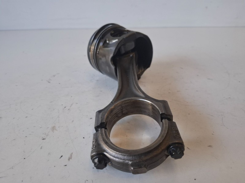 Recambio de piston para land rover freelander (lr2) 224dt referencia OEM IAM 9688245380  