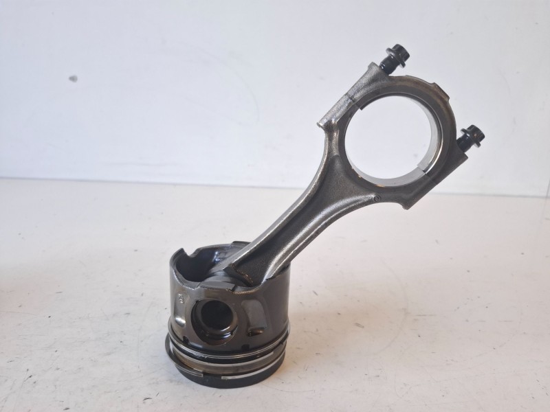 Recambio de piston para land rover freelander (lr2) 224dt referencia OEM IAM 9688245380  