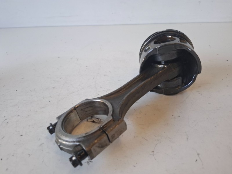 Recambio de piston para land rover freelander (lr2) 224dt referencia OEM IAM 9688245380  