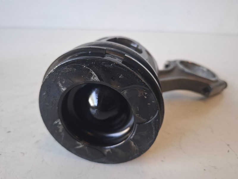 Recambio de piston para land rover freelander (lr2) 224dt referencia OEM IAM 9688245380  