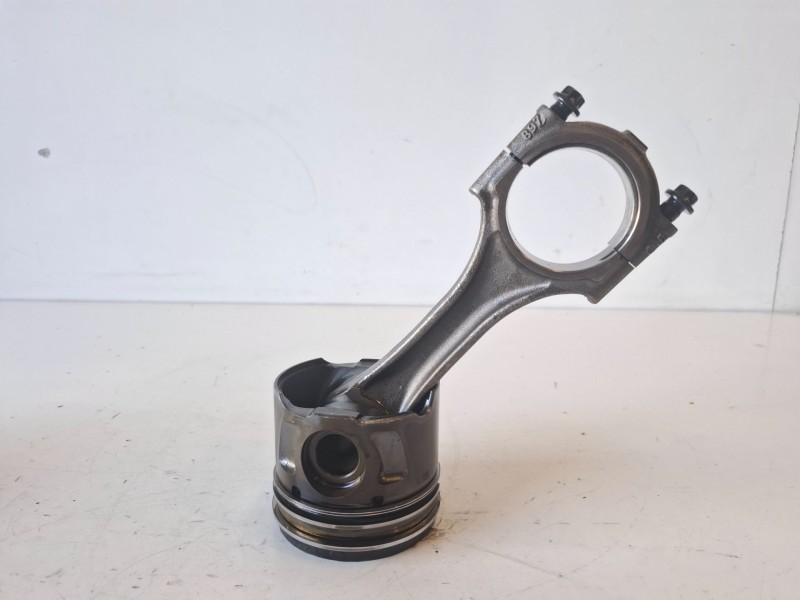 Recambio de piston para land rover freelander (lr2) 224dt referencia OEM IAM 9688245380  