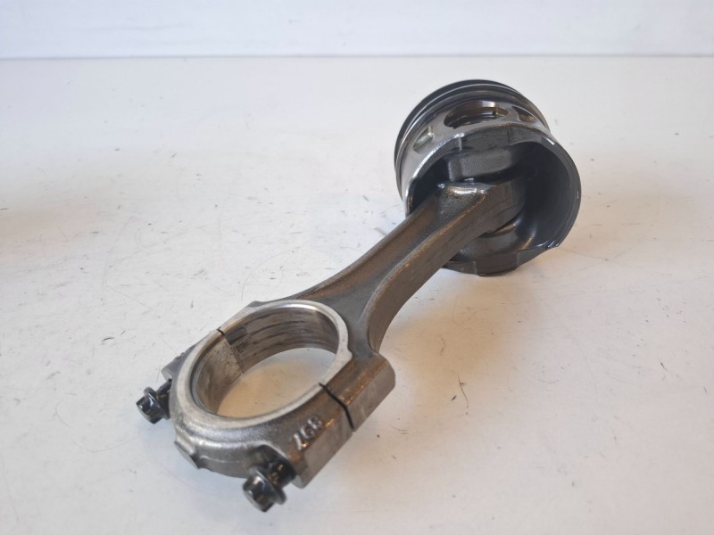 Recambio de piston para land rover freelander (lr2) 224dt referencia OEM IAM 9688245380  