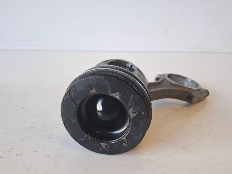 Recambio de piston para land rover freelander (lr2) 224dt referencia OEM IAM 9688245380  