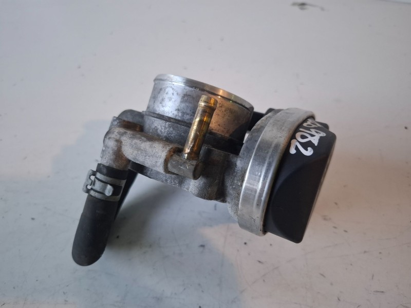 Recambio de caja mariposa para opel astra h berlina z16xe1 referencia OEM IAM 55560398  