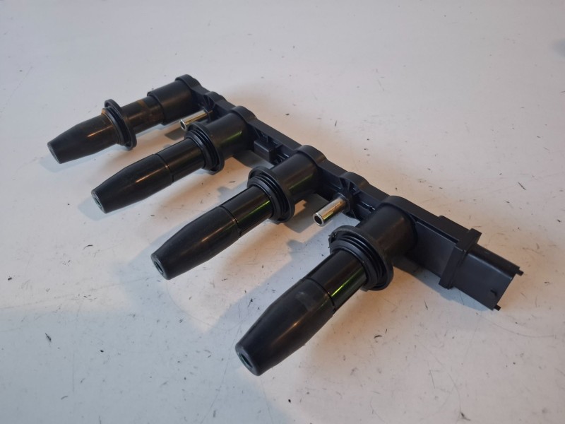 Recambio de bobina encendido para opel astra h berlina z16xe1 referencia OEM IAM   