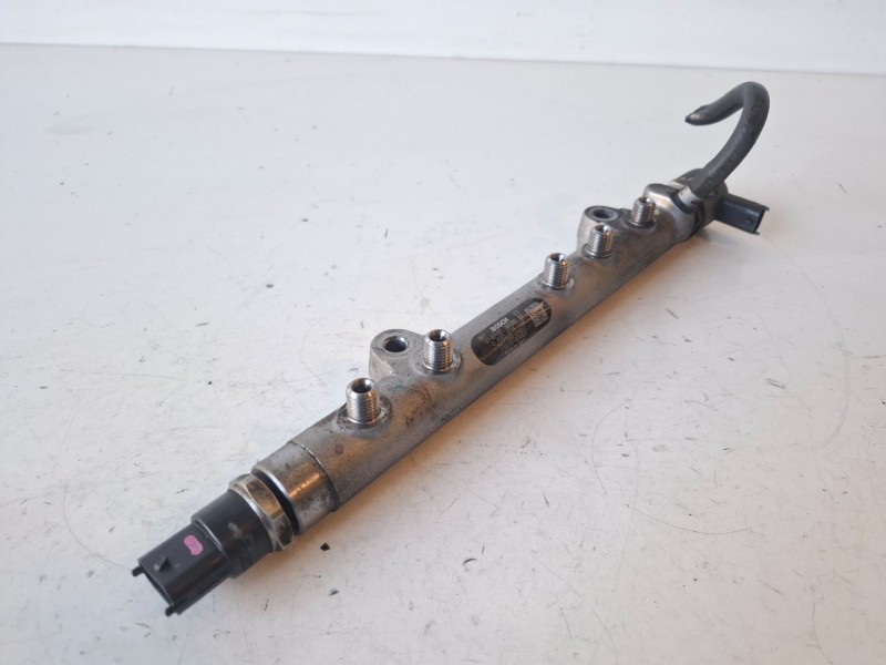 Recambio de rampa inyectora para toyota auris (e15) 1ndtv referencia OEM IAM 0445214132  