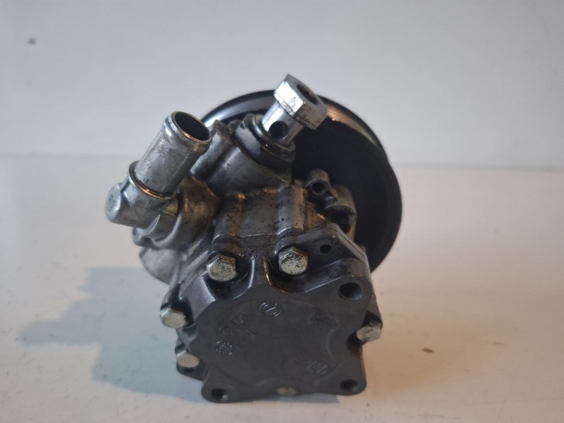 Recambio de bomba direccion para audi a6 avant (4f5) bmk referencia OEM IAM 4F0145155A  