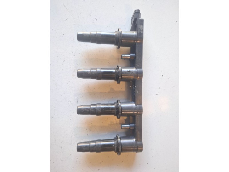 Recambio de bobina encendido para opel astra h caravan a16xer referencia OEM IAM 880376  