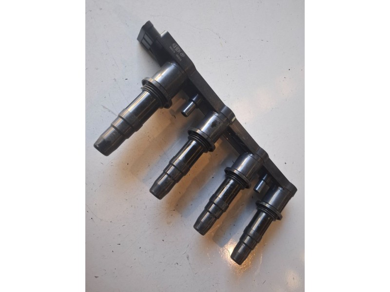 Recambio de bobina encendido para opel astra h caravan a16xer referencia OEM IAM 880376  