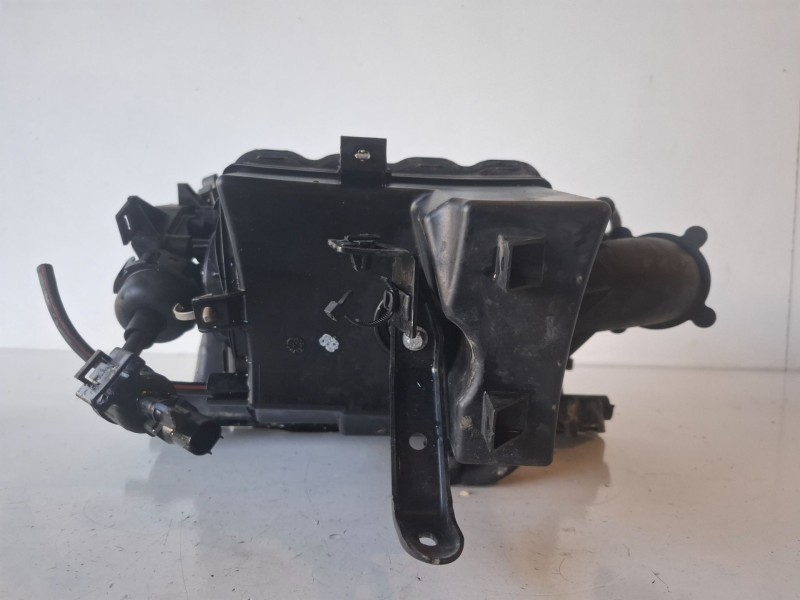 Recambio de colector admision para opel astra h caravan a16xer referencia OEM IAM 55561187  